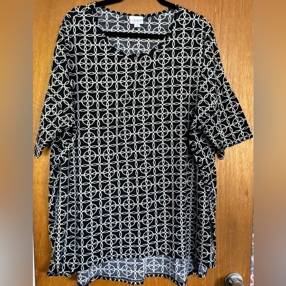 LuLaRoe Women’s Black with White Circular Pattern Shirt